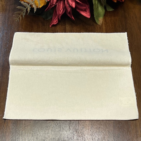 Louis Vuitton Cream and Black long wallet or glasses dust cover - Picture 3 of 5